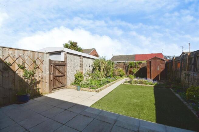 2 bed Semi-Detached Bungalow for sale Image 8