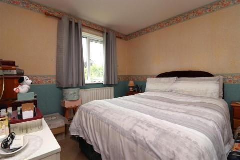 bed 1.jpg