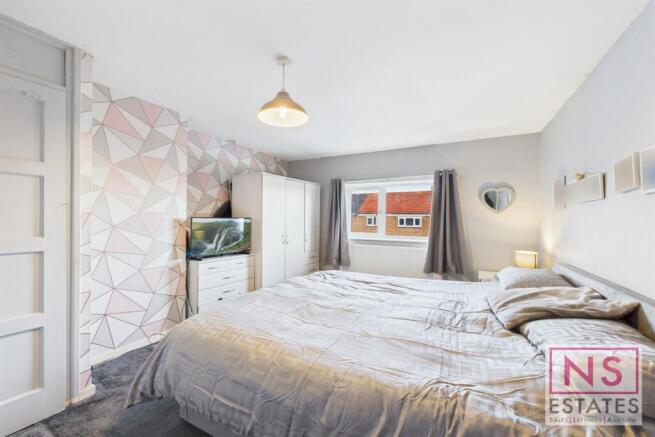 3 bed Semi-Detached for sale Image 5