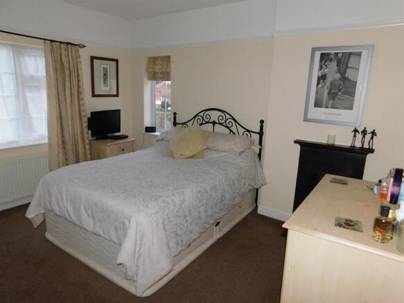 Bedroom 1a