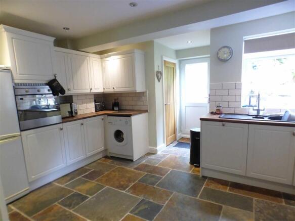 FITTED DINING KITCHEN