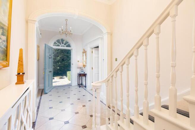 5 bed Detached for sale Image 4