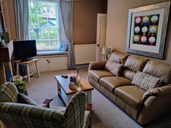 Living Room 2.jpg