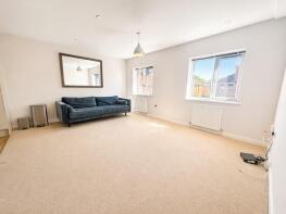 6, Lawford House, Leacroft, Staines-upon-thames TW18 4DE