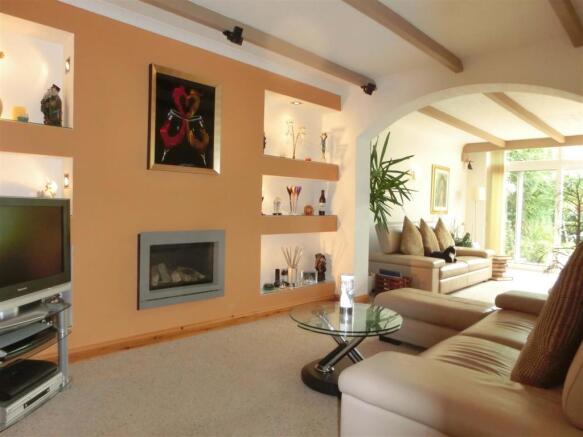EXTENDED LOUNGE