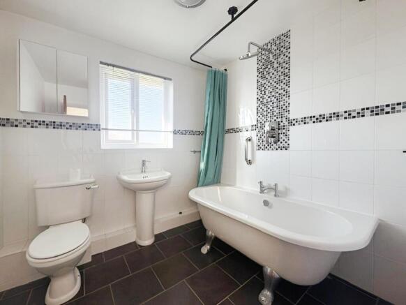 13c2a8f5-bath.jpg