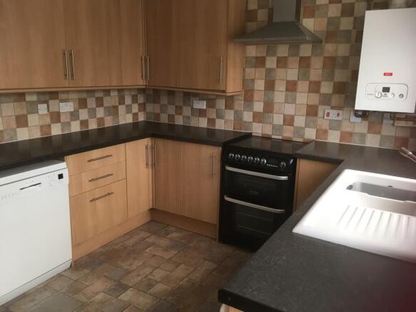 3 bed Semi-Detached for sale Image 5