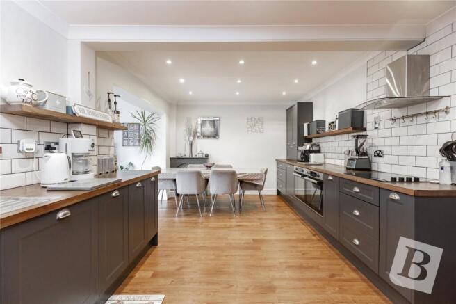 Kitchen/ Dining