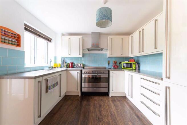 DINING BREAKFAST AREA / KITCHEN