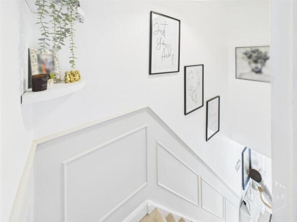 FIRST FLOOR LANDING