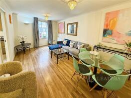Flat 4, 84 Provincial House, Canute Road, Southampton SO14 3GX