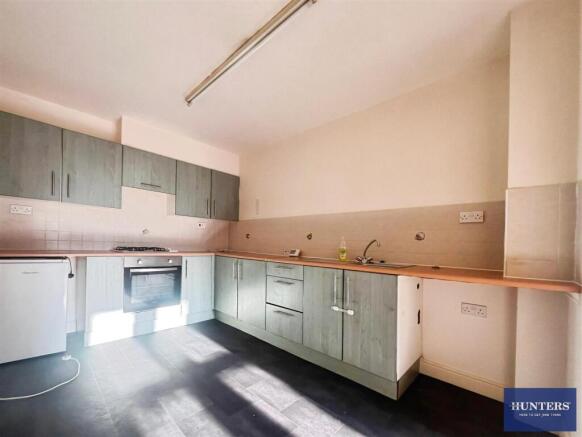 2 bed Apartment for sale Image 2
