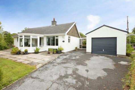 Heol Tredeg, Upper Cwmtwrch, Swansea, Powys, SA9