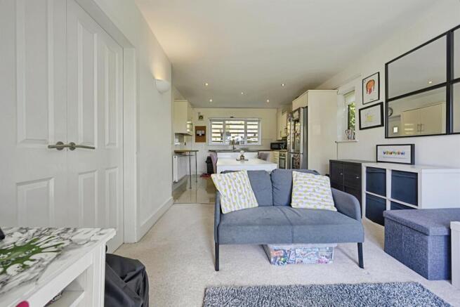5 bed Detached for sale Image 6