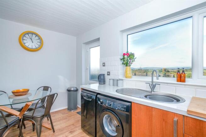 Kitchen Diner 3.jpg