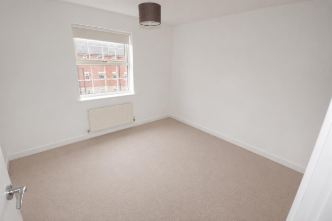 2 bed Flat for sale Image 5