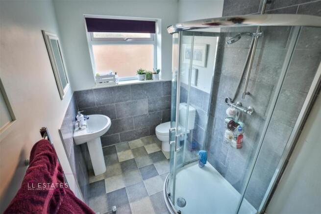 Shower Room.jpg