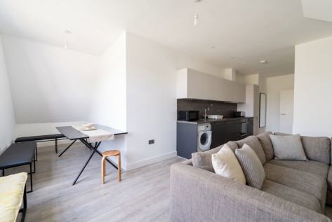 64 Royal House, Solihull, B91 3QQ