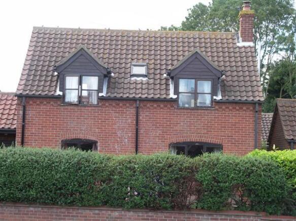THE PROPERTY