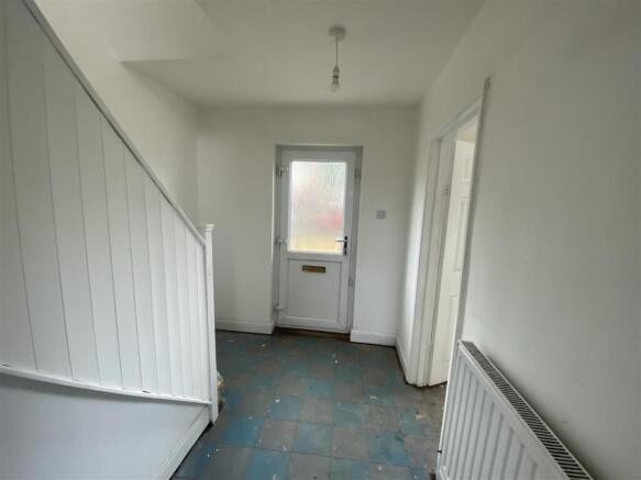 4 bed Semi-Detached to rent Image 8