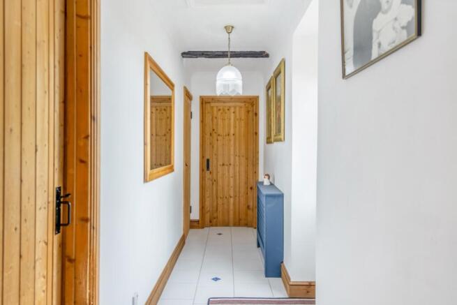 Horseshoes (Tytton Court)-36