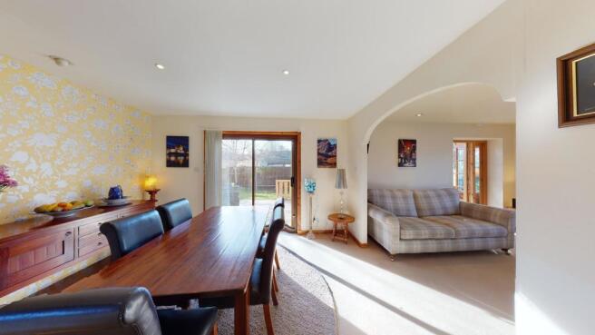 Crannog-Drumuille-Road-dining-lounge-far.jpg