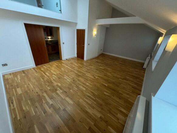 3 bed Apartment for sale Image 3