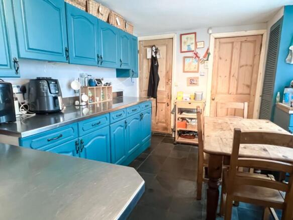 4 bed Terraced for sale Image 10