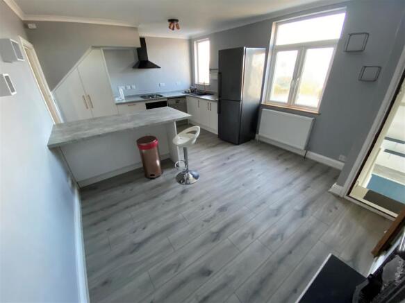 Kitchen/Dining Room