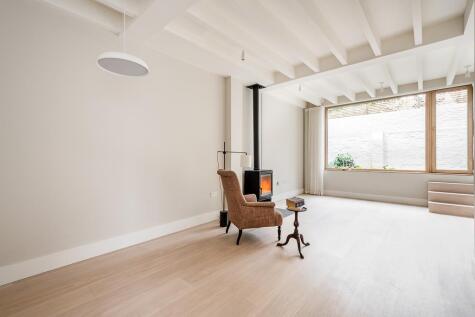 Lansdowne Drive, E8