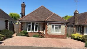 19, Lynton Close, Hassocks BN6 9AN