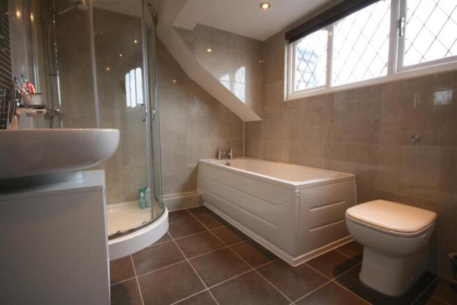 BATHROOM/WC
