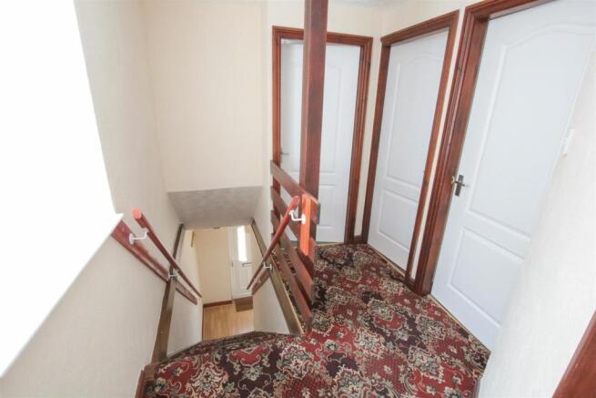 FIRST FLOOR LANDING