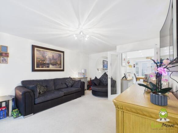 EweMove Estate Agents Basingstoke - Mansard Cresce