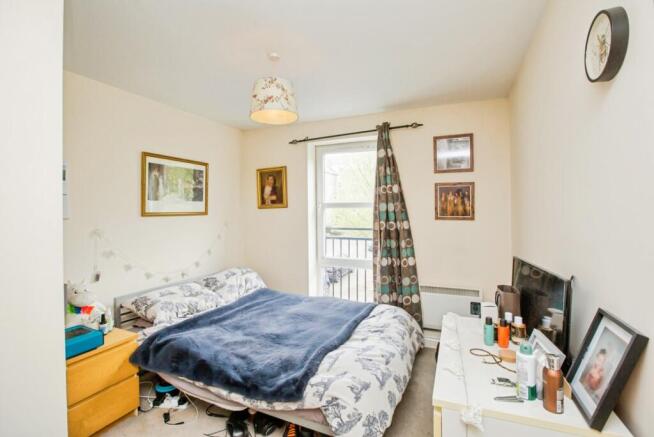 2 bed Flat for sale Image 4