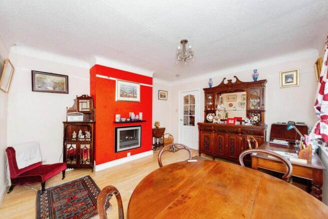 Lounge/Dining Room