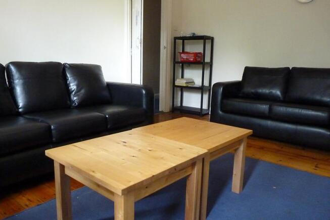 13FA lounge resized.JPG