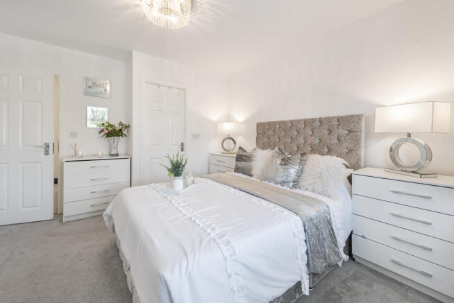 5 bed Detached for sale Image 12