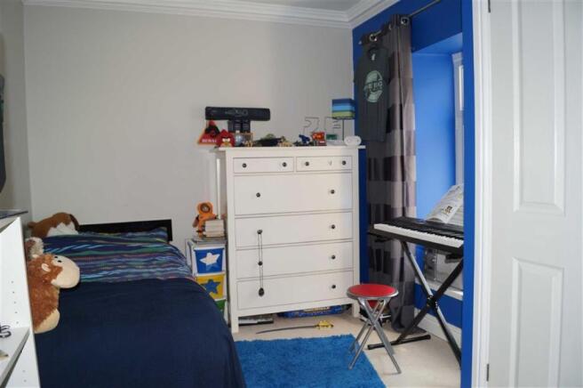 BEDROOM 3 (REAR)