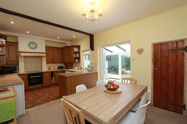 Kitchen/Dining Room