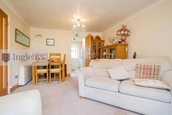 2 bed Apartment for sale Image 5