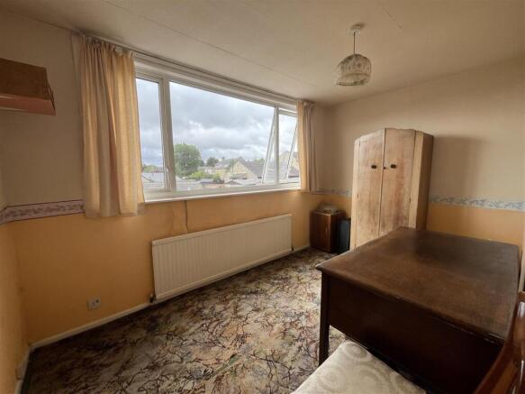 3 bed Semi-Detached Bungalow for sale Image 10