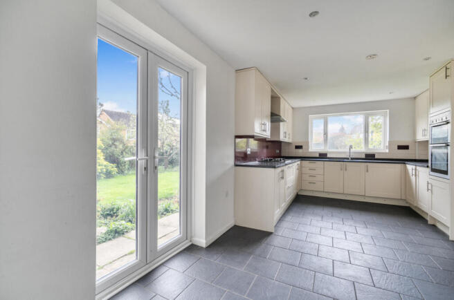 1419665-13-69cbed...