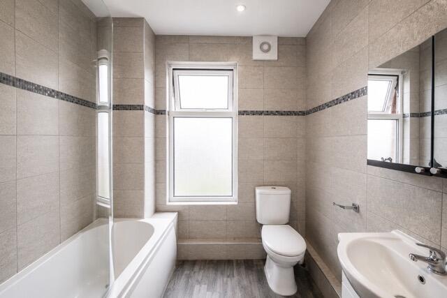 2 bed House to rent Image 7