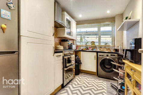 Thicket Road, Sutton