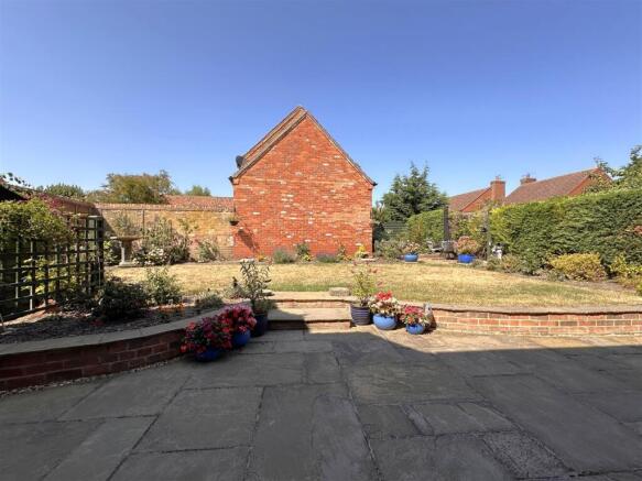 Lovely Private Garden 802