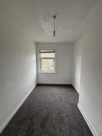 3 bed Terraced to rent Image 5