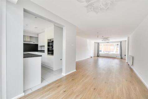 Highbridge Close, Caversham, Reading