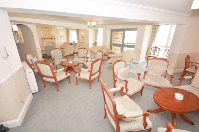 RESIDENTS LOUNGE