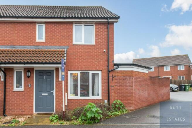 3-bed semi-detached on Melrose Avenue, Exeter, £325,000